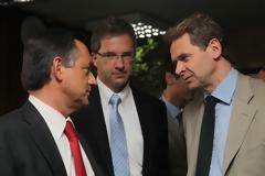 WSJ: Ισχνές ελπίδες για αλλαγές στο μνημόνιο αφήνουν ΕΕ και ΔΝΤ