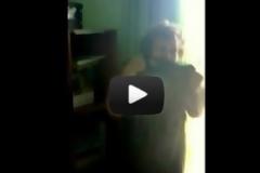 Κάνω Ηλεκτροσόκ στην Γιαγιά μπας και δεν ψηφίσει ΝΔ!! (Video)