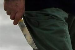 Λήστεψαν γριούλα με απειλή μαχαιριού αλλά συνελήφθησαν
