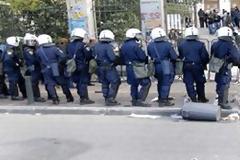 Επιχείρηση «σκούπα» της ΕΛ.ΑΣ. στην Πατησίων..Επεισόδια με συλλήψεις και κρότου λάμψης έξω από την ΑΣΟΕΕ