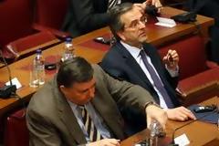 Φήμες για προσέγγιση Σαμαρά-Καρατζαφέρη