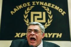 Ποιος δεν σηκώθηκε στο 