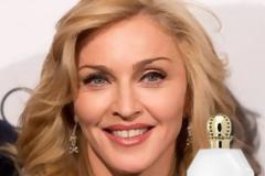 Ποιος κάνει μήνυση στη Madonna για το άρωμά της;