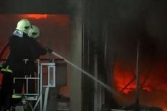 Έπιασε φωτιά κεντρική καφετέρια στη Τρίπολη