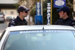 Αιματηρή επίθεση με τρεις αλλοδαπούς τραυματίες στην Καλλιθέα