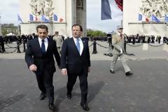Σαρκοζί και Ολάντ δείχνουν τον δρόμο στούς Έλληνες Προέβαλαν την «ιστορική» εικόνα μιας συμφιλιωμένης Γαλλίας