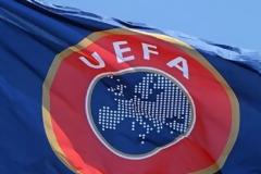 ΚΑΝΕΙ...ΕΚΠΤΩΣΕΙΣ Η ΟΥΕΦΑ!