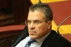 Η κατά του κυρίου Ντινόπουλου μεγαλοσύνη και ανωτερότητα της Νέας Δημοκρατίας, αναγνώστης αναλύει