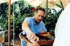 'Το ΠΑΣΟΚ χρειάζεται μια τρομακτική ανανέωση