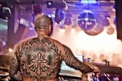 O David Morales μόνιμα στη Μύκονο!