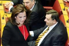 «Όχι» από Ντόρα και Καρατζαφέρη στο προσκλητήριο Σαμαρά