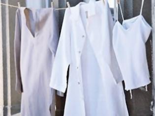 Φωτογραφία για Το μυστικό για να διατηρηθεί το χρώμα στα λευκά ρούχα