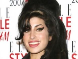 Φωτογραφία για Amy Winehouse: Σε δημοπρασία πορτρέτο ζωγραφισμένο με το αίμα της [φωτο]