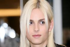 Κλέβει την παράσταση στην Ισπανία ο Andrej Pejic