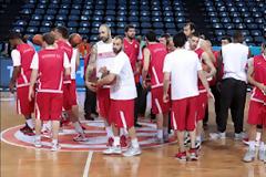 ΟΜΙΛΙΑ ΚΑΙ... ΣΟΥΤΑΚΙΑ ΣΤΟ Sinan Erdem Arena ΓΙΑ ΤΟΥΣ ΕΡΥΘΡΟΛΕΥΚΟΥΣ *ΒΙΝΤΕΟ*