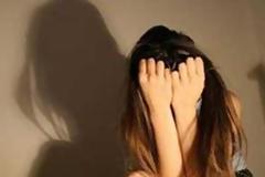 Μπέιμπι - σίτερ παρενοχλούσε σεξουαλικά 5χρονο κοριτσάκι!