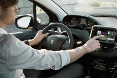 Peugeot 208 με Peugeot Connect Apps