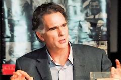 Απο 5 δημοσιογράφους της εφημερίδας «Δημοκρατία» ζητάει 500.000 ευρώ ο Νίκος Παπανδρέου.