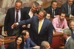 Το … εγέρθητι του Καραμανλή για Σαμαρά