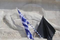 Σαράντος Καργάκος: Κωμωδία ἤ τραγωδία;