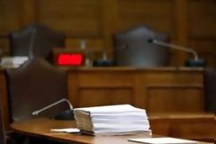 Μικροπολιτικά παιχνίδια με φόντο την κατάρρευση