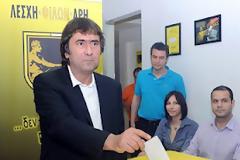 Το παίρνει πάνω του