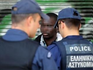 Φωτογραφία για Σύλληψη αφρικανών λαθρομεταναστών για διακίνηση πλαστών εγγράφων στην περιοχή της Κυψέλης.