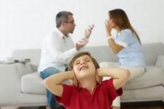 ΠΑΤΡΑ – 12 ΧΡΟΝΙΑ ΜΕΤΑ: Του αποκάλυψε ότι το παιδί δεν είναι δικό του!