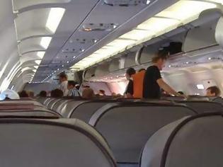 Φωτογραφία για Τρόμος για τις πτήσεις μετά τη συντριβή του Airbus: Ενας στους επτά φοβάται να μπει σε αεροπλάνο