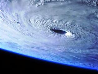 Φωτογραφία για Διαστημικό zoom σε σούπερ τυφώνα