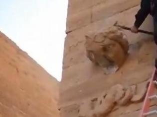 Φωτογραφία για Νέο βίντεο φρίκης: Τζιχαντιστές καταστρέφουν αρχαία πόλη και μοναδικά μνημεία με βαριοπούλες