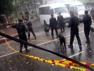 Φωτογραφία για Νεκροί τρεις αστυνομικοί σε επίθεση στην Κολομβία