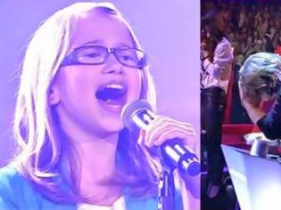Φωτογραφία για Όταν αυτό το κορίτσι ξεκίνησε να τραγουδάει, όλο το στούντιο πάγωσε - Δείτε την αντίδραση των κριτών... [video]
