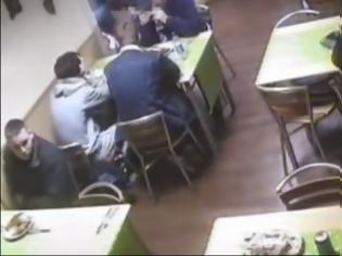 Φωτογραφία για Τρελός ο τύπος - Τι σκαρφίστηκε για να μην πληρώσει στο εστιατόριο; [video]