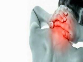 Φωτογραφία για Πονάει ο αυχένας σου; Δες τις φυσικές συνταγές που θα σε ανακουφίσουν από το πιάσιμο