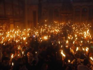 Φωτογραφία για Πάτρα: Στις 9 το βράδυ η άφιξη του Αγίου Φωτός στο παρεκκλήσι της Επισκοπής