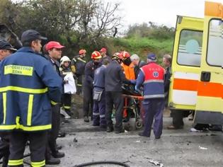 Φωτογραφία για Αχαΐα: Έρευνα για το θανατηφόρο στο Λόγγο - Ανάμεσα σε δύο γέφυρες έπεσε το αυτοκίνητο