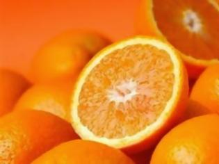 Φωτογραφία για Δείτε έναν τρόπο να ξεφλουδίσετε ένα πορτοκάλι με τρεις κινήσεις! [video]