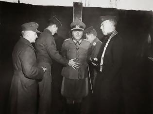 Φωτογραφία για Ο ναζί στρατηγός Άντον Ντόστλερ μπροστά στο εκτελεστικό απόσπασμα (photo/video)