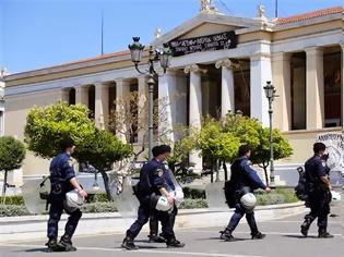 Φωτογραφία για Τέλος στην κατάληψη της Πρυτανείας - Προσαγωγές, πως έγινε η επέμβαση