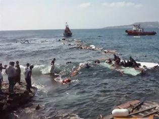 Φωτογραφία για ΣΚΛΗΡΗ ΕΙΚΟΝΑ: Η φωτογραφία με το νεκρό κοριτσάκι στο ναυάγιο της Μεσογείου που σαρώνει στο Facebook και προκαλεί πόνο [photo]