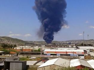 Φωτογραφία για Βόλος: Νεκρός από έκρηξη σε εργοστάσιο - Φόβοι για εγκλωβισμένους