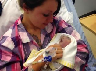 Φωτογραφία για Ο νεoγέννητος δωρητής οργάνων που έζησε μόλις 100 λεπτά