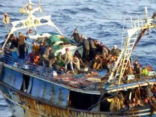 Φωτογραφία για Τυνήσιοι ψαράδες έσωσαν 80 μετανάστες που κινδύνευαν στη Μεσόγειο