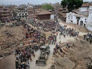 Φωτογραφία για Στους 876 ο αριθμός των νεκρών από το σεισμό στο Νεπάλ