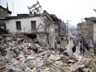 Φωτογραφία για Τραγωδία χωρίς τέλος στο Νεπάλ - Περισσότεροι από 4.000 οι νεκροί