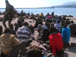 Φωτογραφία για Τα καραβάνια των μεταναστών εξακολουθούν να καταφθάνουν στη Λέσβο