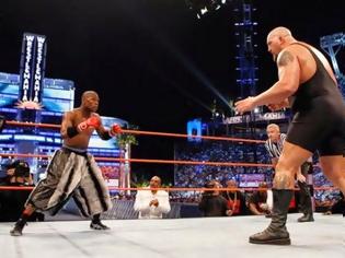 Φωτογραφία για Όταν ο Mayweather έβγαλε νοκ άουτ τον Big Show στο WWE