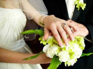 Φωτογραφία για Σάλος στην Πάτρα! Ο γάμος τινάχτηκε στον αέρα σε 23 μέρες όταν η νύφη έπιασε τον γαμπρό με την...
