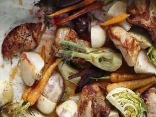 Φωτογραφία για Η συνταγή της ημέρας: Χοιρινό με ψητά λαχανικά, γρήγορο και νόστιμο